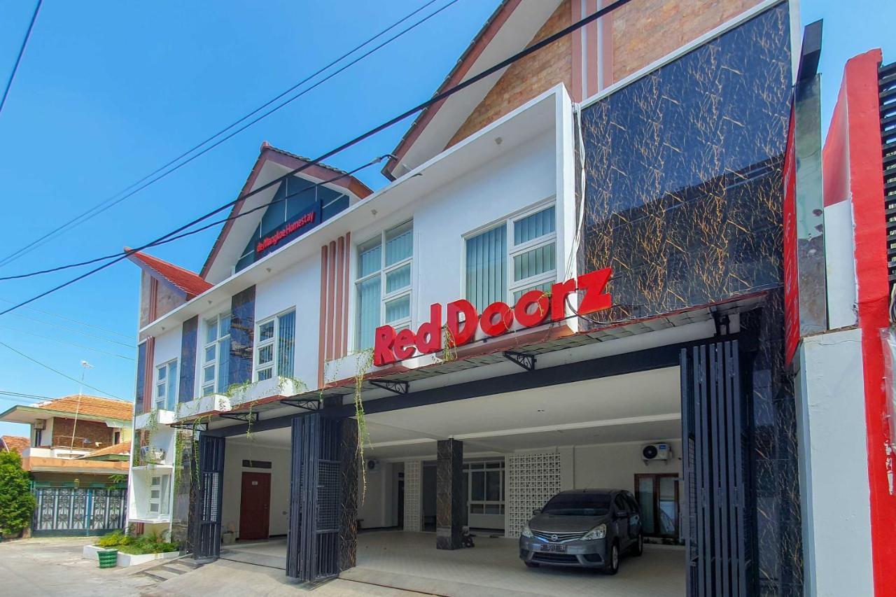 Reddoorz Syariah Near Solo Paragon Mall 2 Bonorejo Exterior photo