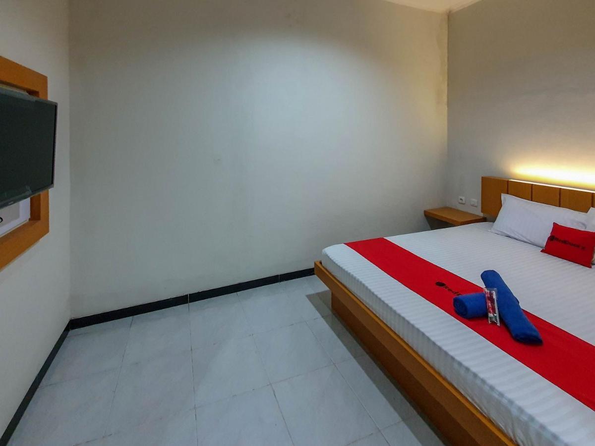 Reddoorz Syariah Near Solo Paragon Mall 2 Bonorejo Exterior photo